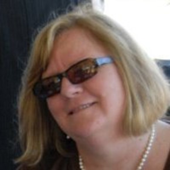 Meet your Posher, Debbie - Picture 1 of 1